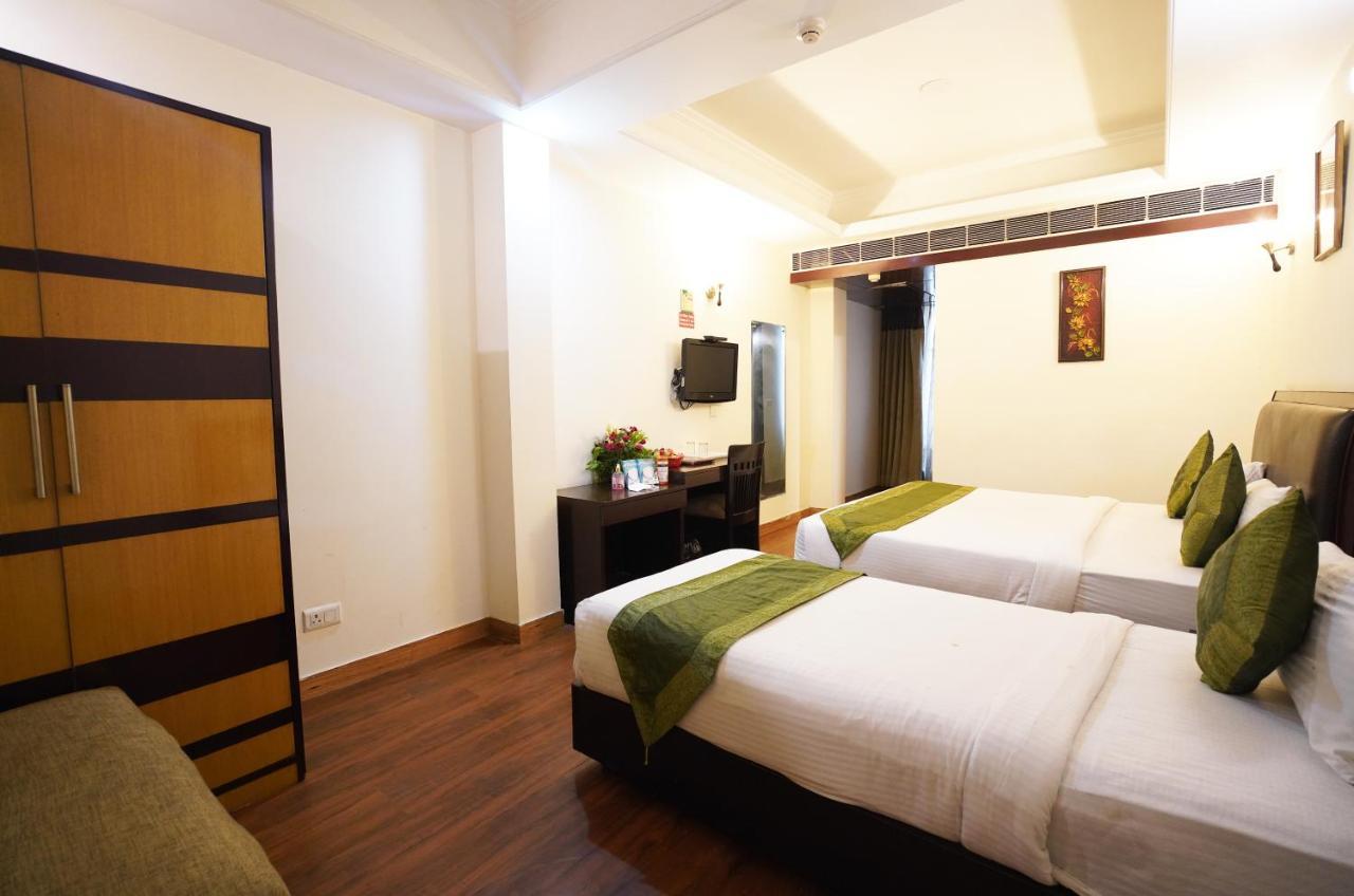 Airport Hotel Grand By Fantasia New Delhi Exterior photo