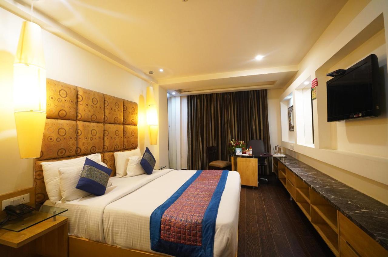 Airport Hotel Grand By Fantasia New Delhi Exterior photo