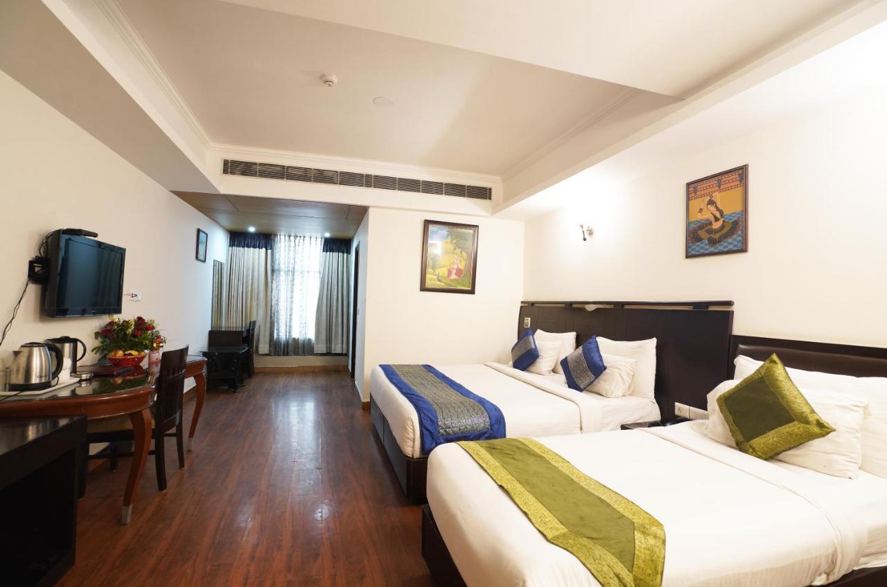 Airport Hotel Grand By Fantasia New Delhi Exterior photo