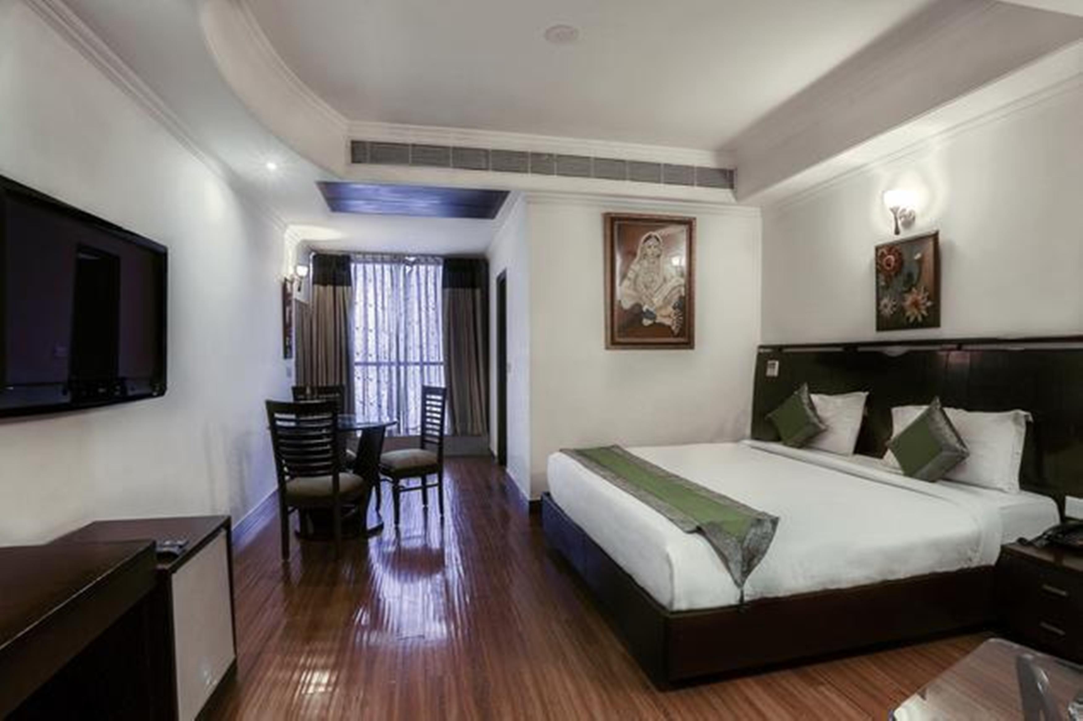 Airport Hotel Grand By Fantasia New Delhi Exterior photo
