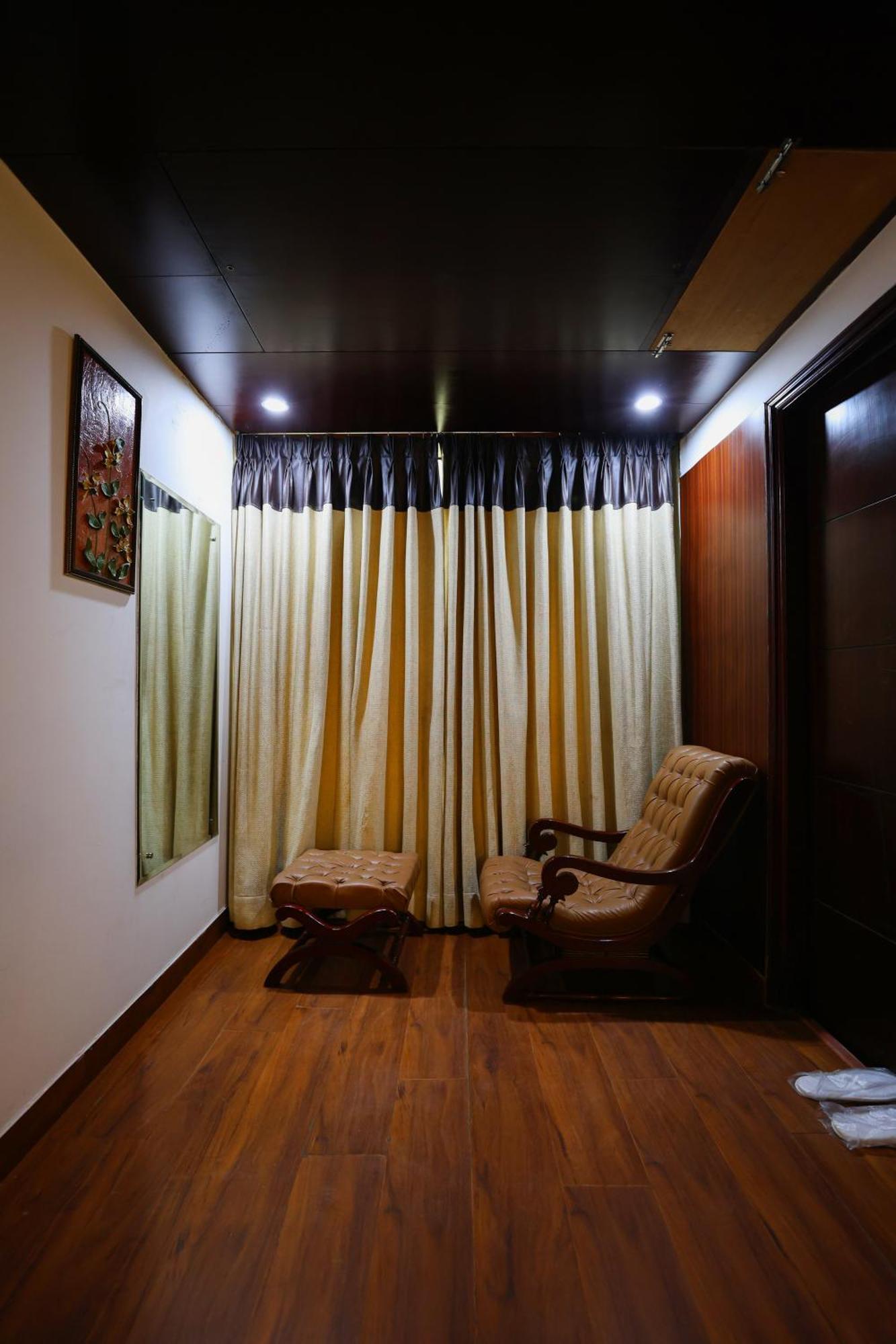 Airport Hotel Grand By Fantasia New Delhi Exterior photo